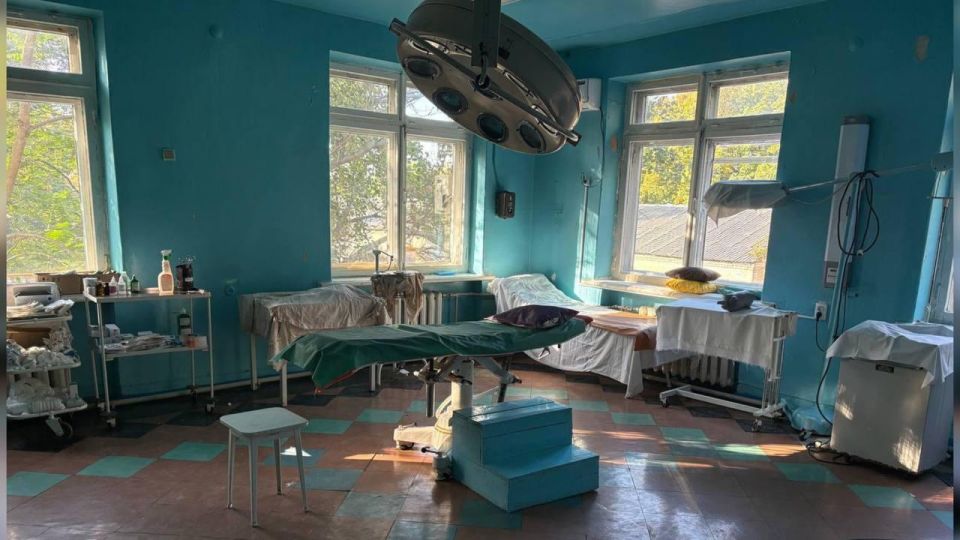 Хирург из Сургута оказывает помощь макеевчанам