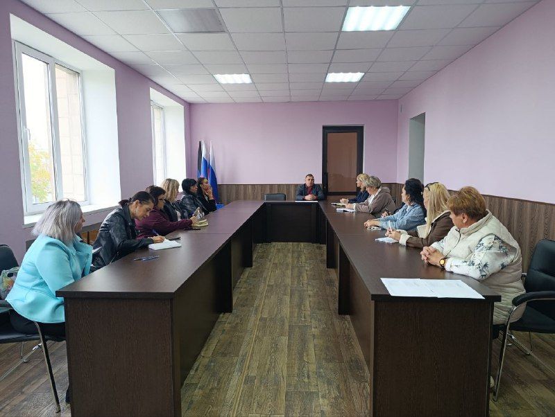 Сегодня, 26 сентября помощник секретаря местного отделения Общественного Движения «Донецкая Республика» Червоногвардейского района города Макеевки, заместитель руководителя Управы Червоногвардейского внутригородского района... Сегодня, 26 сентября помощник секретаря местного отделения Общественного Движения «Донецкая Республика» Червоногвардейского района города Макеевки, заместитель руководителя Управы Червоногвардейского внутригородского района...