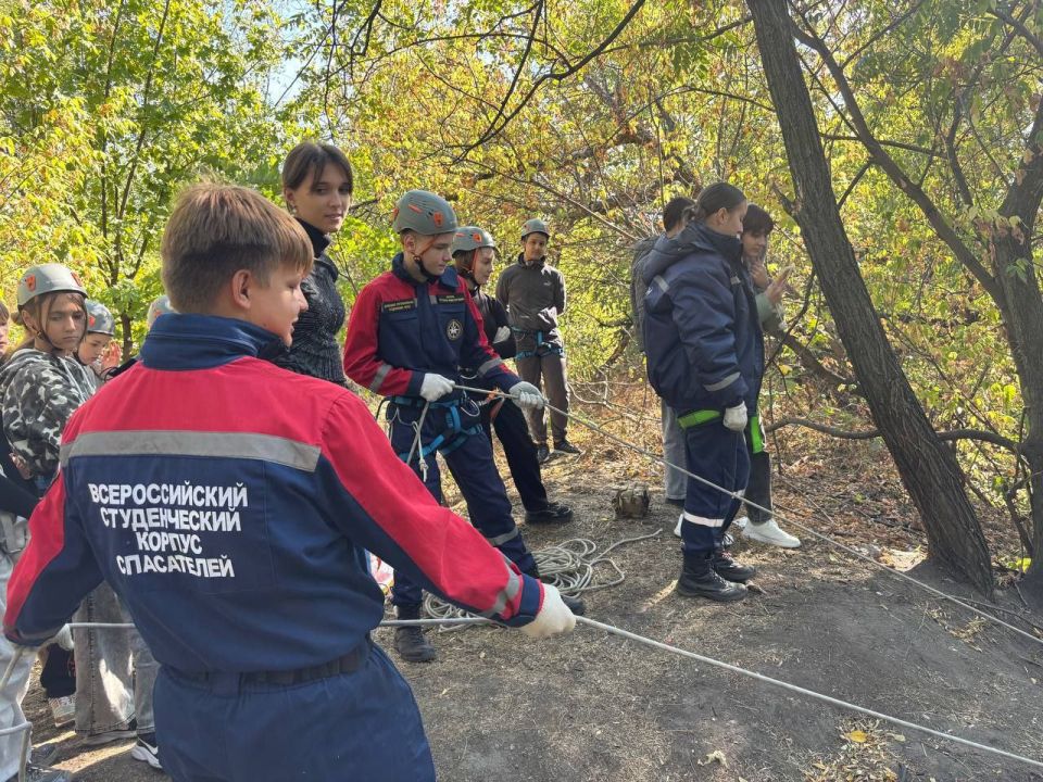 В преддверии Дня воссоединения Донецкой и Луганской Народных Республик, Запорожской и Херсонской областей с Российской Федерацией прошел мастер-класс для добровольцев Макеевского МО ВСКС, ССО ВСКС «ДонАгрА» и активистов ШСО... В преддверии Дня воссоединения Донецкой и Луганской Народных Республик, Запорожской и Херсонской областей с Российской Федерацией прошел мастер-класс для добровольцев Макеевского МО ВСКС, ССО ВСКС «ДонАгрА» и активистов ШСО...