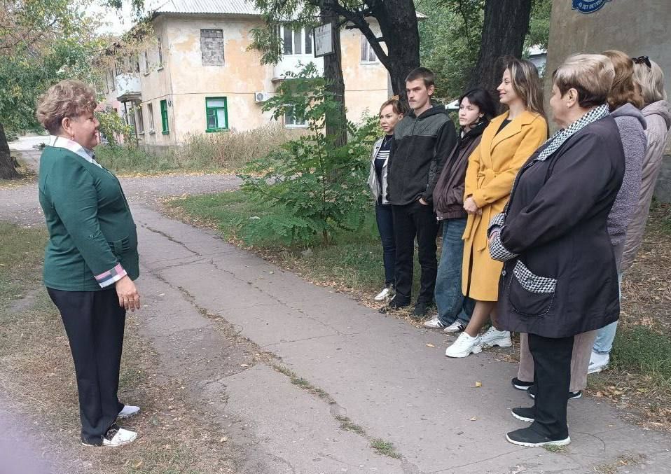 Сегодня, 29 сентября, спикер Галина Егоровапровела встречу с населением в жилом массиве шахты № 21 по улице 40 лет Октября