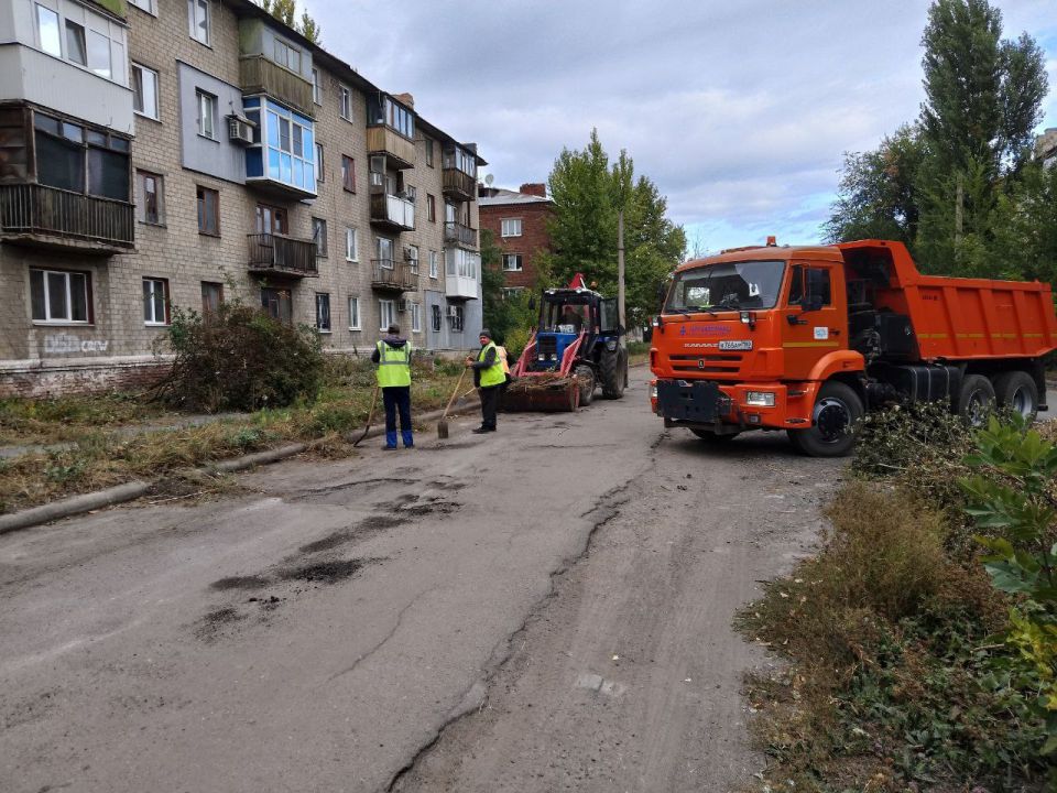 29 сентября, с целью приведения территории в надлежащее санитарное состояние силами МУП АГМ «Перспектива» продолжаются работы по очистке прибордюрной зоны автодороги по ул. Циолковского. Ведутся работы по вывозу собранного... 29 сентября, с целью приведения территории в надлежащее санитарное состояние силами МУП АГМ «Перспектива» продолжаются работы по очистке прибордюрной зоны автодороги по ул. Циолковского. Ведутся работы по вывозу собранного...