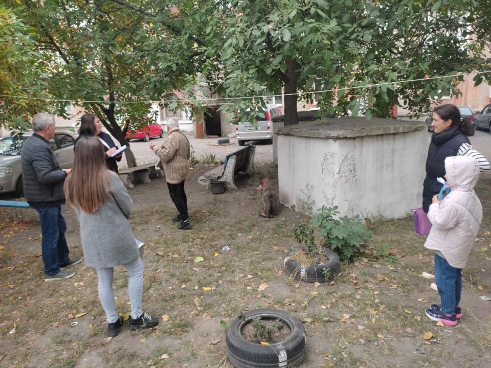 29 сентября, спикер-активист Кировского района Татьяна Синяговская провела встречу с жителями на подведомственной территории по ул. Депутатская, 163 29 сентября, спикер-активист Кировского района Татьяна Синяговская провела встречу с жителями на подведомственной территории по ул. Депутатская, 163