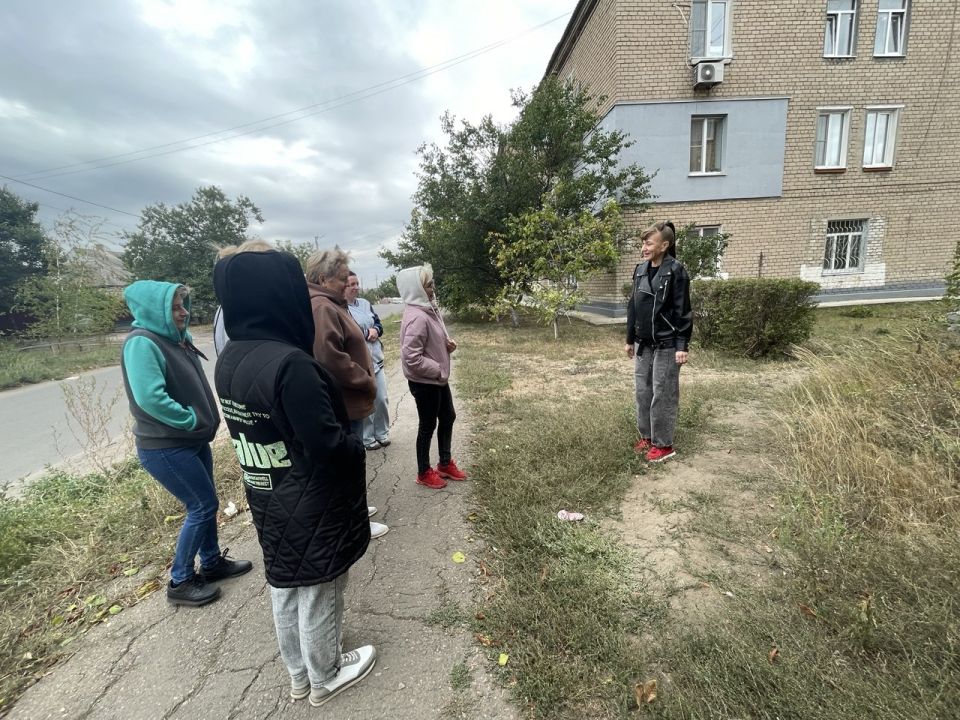 Сегодня, 29 сентября, спикер Эвелина Мотрук провела встречу с жителями по адресу: г.о. Макеевка, г. Макеевка, ул. Макарова, д.66 и ул. Трояновского, 70 Сегодня, 29 сентября, спикер Эвелина Мотрук провела встречу с жителями по адресу: г.о. Макеевка, г. Макеевка, ул. Макарова, д.66 и ул. Трояновского, 70