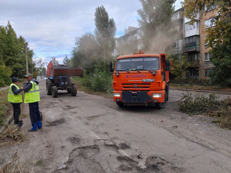29 сентября, с целью приведения территории в надлежащее санитарное состояние силами МУП АГМ «Перспектива» продолжаются работы по очистке прибордюрной зоны автодороги по ул. Циолковского. Ведутся работы по вывозу собранного... 29 сентября, с целью приведения территории в надлежащее санитарное состояние силами МУП АГМ «Перспектива» продолжаются работы по очистке прибордюрной зоны автодороги по ул. Циолковского. Ведутся работы по вывозу собранного...
