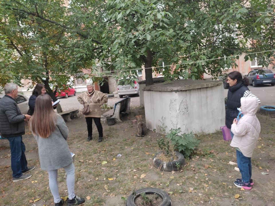 29 сентября, спикер-активист Кировского района Татьяна Синяговская провела встречу с жителями на подведомственной территории по ул. Депутатская, 163 29 сентября, спикер-активист Кировского района Татьяна Синяговская провела встречу с жителями на подведомственной территории по ул. Депутатская, 163