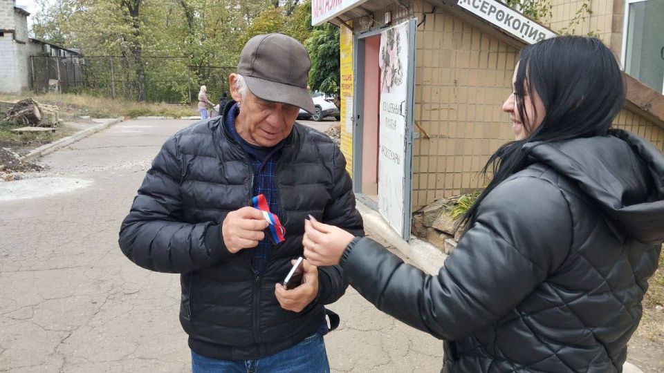 30 сентября 2022 года Президент РоссийскойФедерации Владимир Путин подписал договоры с главами новых регионов о принятииДонецкой Народной Республики, Луганской Народной Республики, Запорожской иХерсонской областей в состав... 30 сентября 2022 года Президент РоссийскойФедерации Владимир Путин подписал договоры с главами новых регионов о принятииДонецкой Народной Республики, Луганской Народной Республики, Запорожской иХерсонской областей в состав...