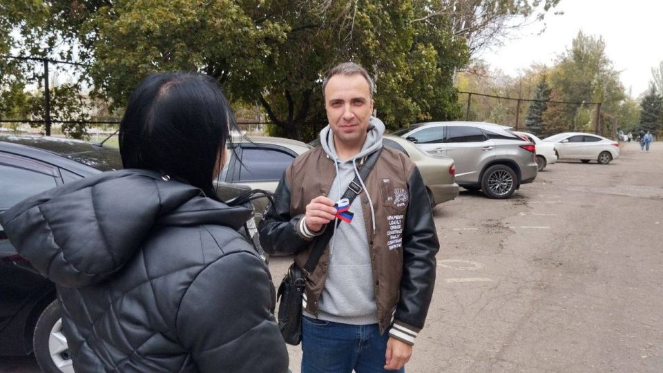 30 сентября 2022 года Президент РоссийскойФедерации Владимир Путин подписал договоры с главами новых регионов о принятииДонецкой Народной Республики, Луганской Народной Республики, Запорожской иХерсонской областей в состав... 30 сентября 2022 года Президент РоссийскойФедерации Владимир Путин подписал договоры с главами новых регионов о принятииДонецкой Народной Республики, Луганской Народной Республики, Запорожской иХерсонской областей в состав...