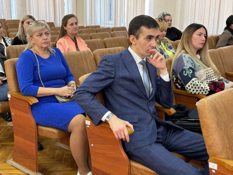 В Макеевке состоялось собрание секретарей первичных отделений Всероссийской Политической Партии «Единая Россия» В Макеевке состоялось собрание секретарей первичных отделений Всероссийской Политической Партии «Единая Россия»