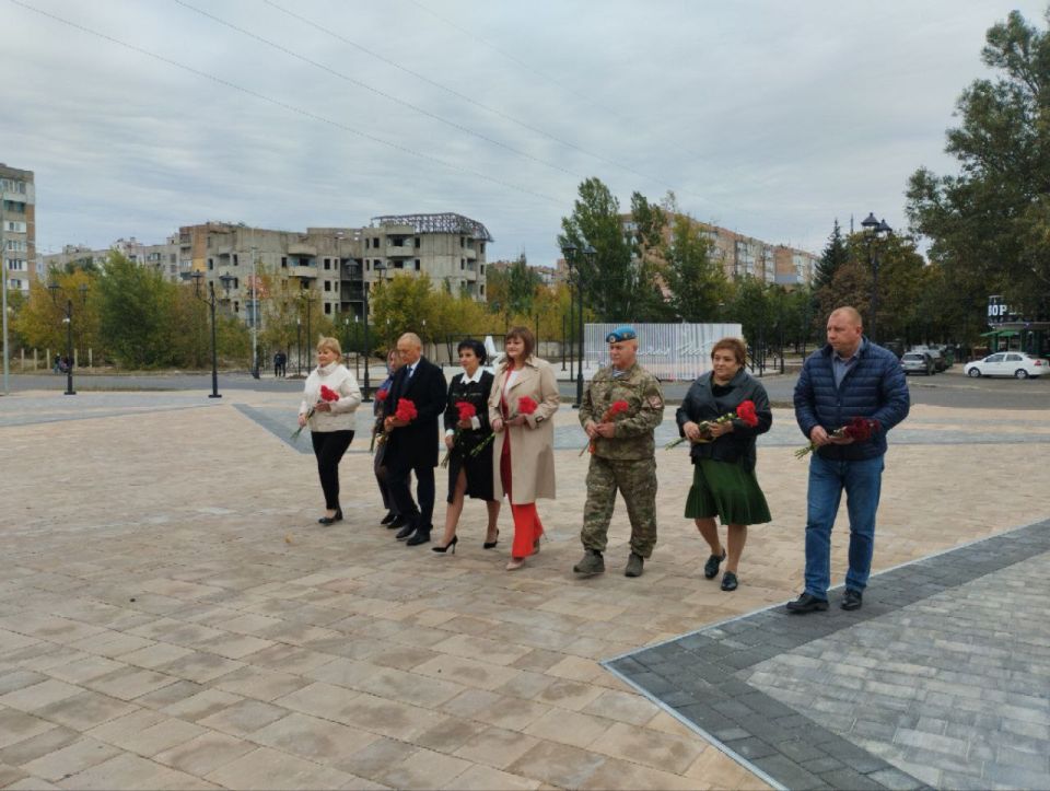 30 сентября в Макеевке прошли торжественные мероприятия, посвященные Дню воссоединения Донецкой Народной Республики с Российской Федерацией 30 сентября в Макеевке прошли торжественные мероприятия, посвященные Дню воссоединения Донецкой Народной Республики с Российской Федерацией