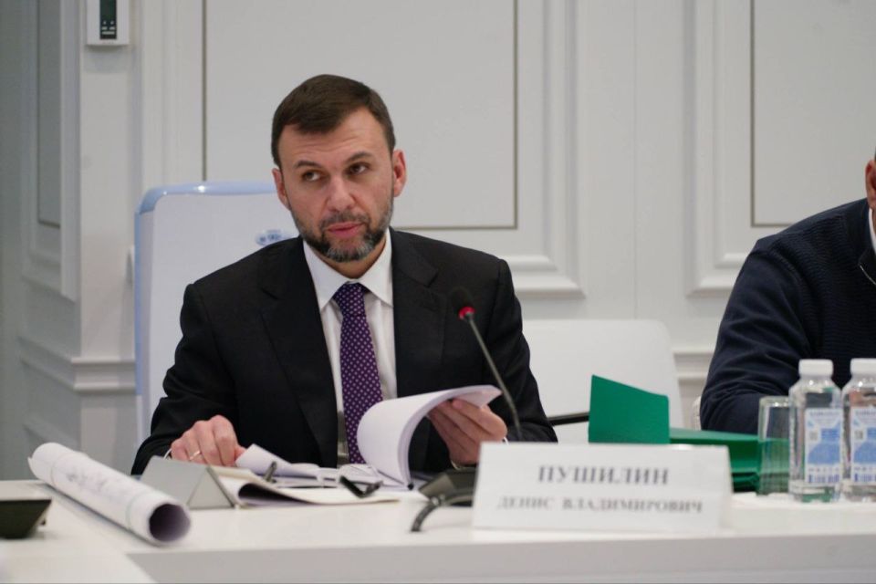 Александр Подгорный: Глава Минстроя России Ирек Файзуллин провел расширенное совещание по ситуации с водоснабжением на Донбассе Александр Подгорный: Глава Минстроя России Ирек Файзуллин провел расширенное совещание по ситуации с водоснабжением на Донбассе