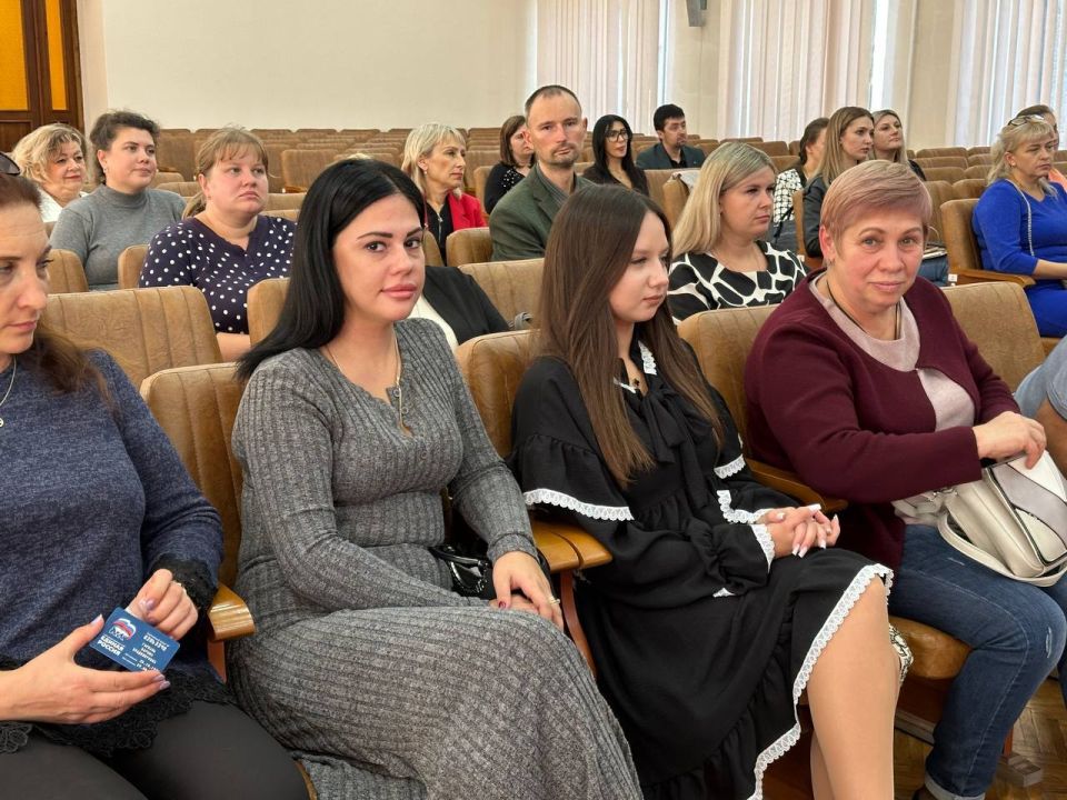 В Макеевке состоялось собрание секретарей первичных отделений Всероссийской Политической Партии «Единая Россия» В Макеевке состоялось собрание секретарей первичных отделений Всероссийской Политической Партии «Единая Россия»