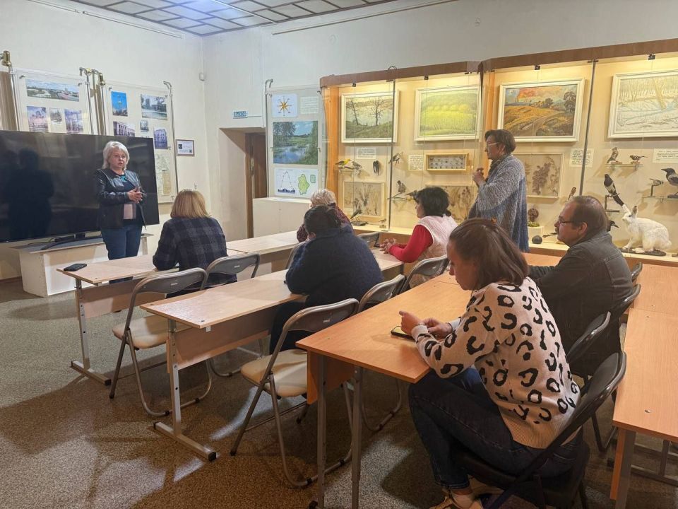 Сегодня, 1 октября, первый заместитель руководителя Управы Центрально-Городского внутригородского района Инна Кисенко и депутат Народного Совета ДНР Василий Перцев провели встречи с жителями по адресам: г. Макеевка, ул.... Сегодня, 1 октября, первый заместитель руководителя Управы Центрально-Городского внутригородского района Инна Кисенко и депутат Народного Совета ДНР Василий Перцев провели встречи с жителями по адресам: г. Макеевка, ул....