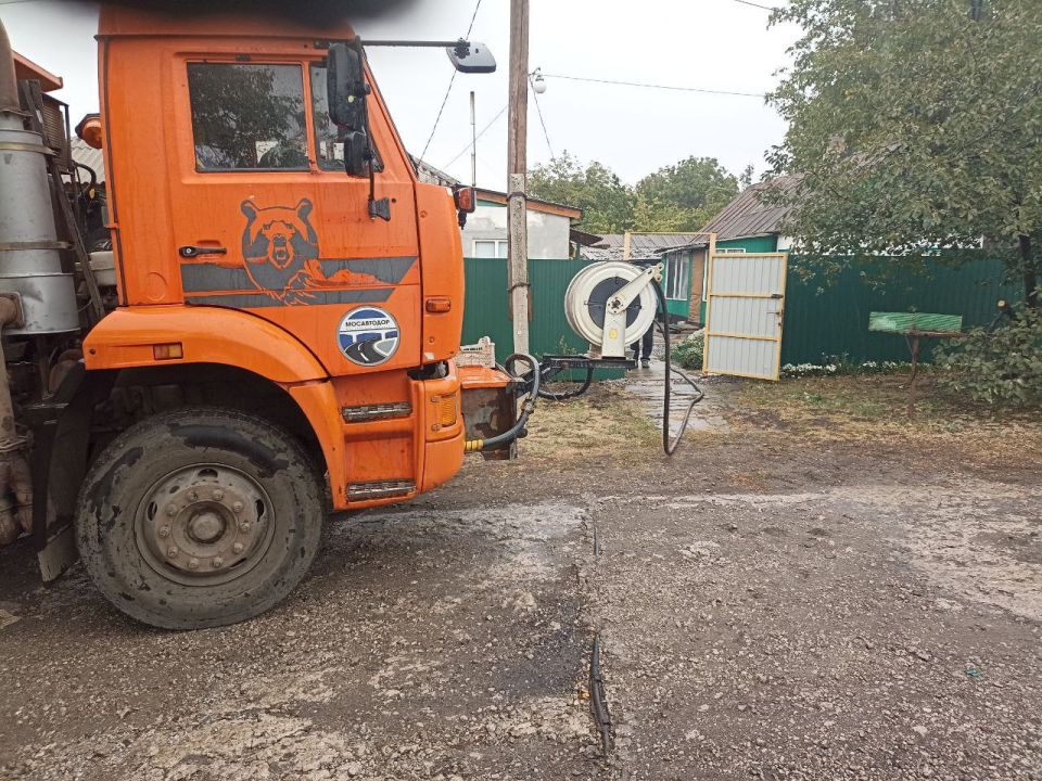 Валентина Харлашка: Сегодня, 1 октября, проверила, как организован подвоз воды на Виноградной улице в поселке Большом Орехове