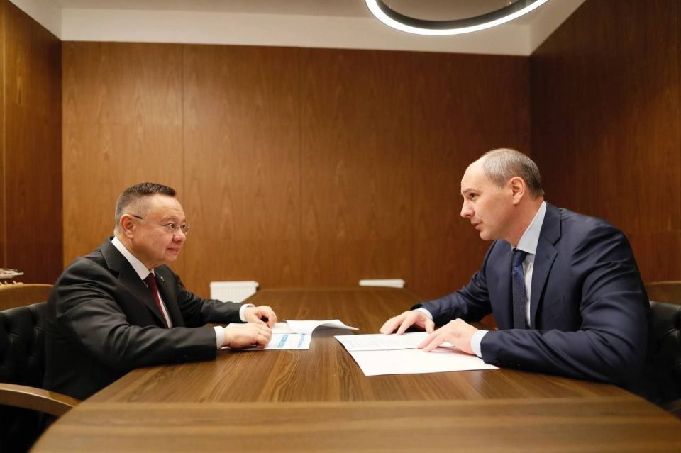 В Екатеринбурге состоялась рабочая встреча Главы Минстроя России Ирека Файзуллина с Губернатором Свердловской области Денисом Паслером