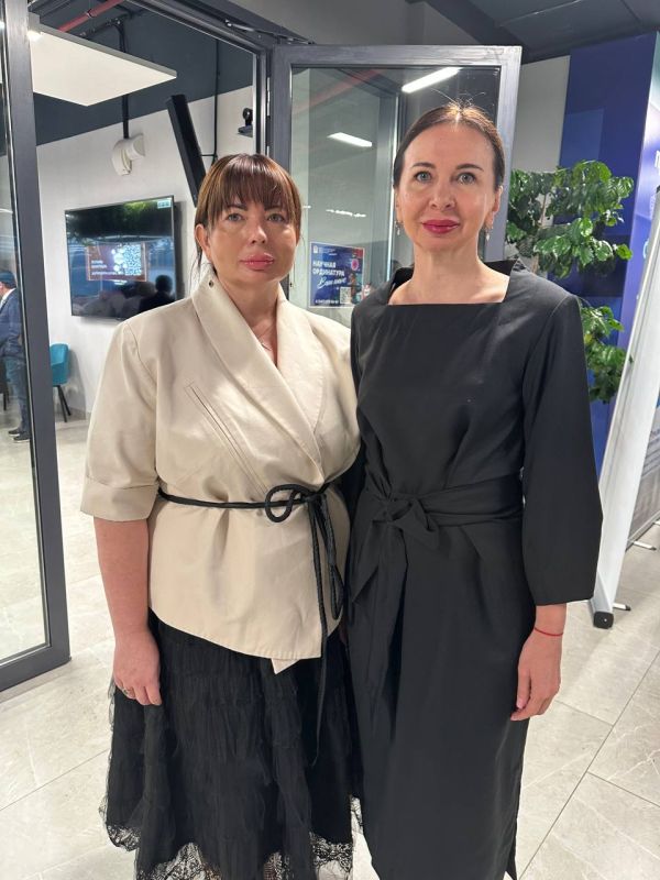 Главный врач ГБУ ДНР «Психиатрическая больница г. Макеевки» Елена Васильевна Бабура и заместитель главного врача Инна Сергеевна Расторгуева приняли участие в масштабной научно-практической конференции «Психиатрические... Главный врач ГБУ ДНР «Психиатрическая больница г. Макеевки» Елена Васильевна Бабура и заместитель главного врача Инна Сергеевна Расторгуева приняли участие в масштабной научно-практической конференции «Психиатрические...