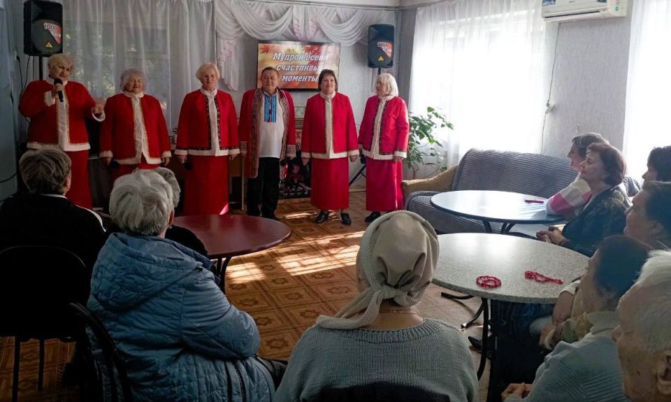 В Центре социального обслуживания населения Советского района города Макеевки состоялось тематическое мероприятие, посвященное Международному дню пожилого человека В Центре социального обслуживания населения Советского района города Макеевки состоялось тематическое мероприятие, посвященное Международному дню пожилого человека