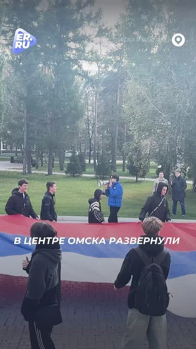 В День воссоединения Донбасса и Новороссии с Россией активисты Единой России провели по всей стране патриотические акции