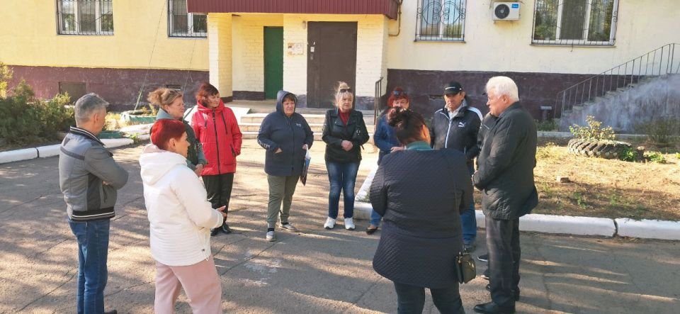 2 октября руководитель Управы Центрально-Городского внутригородского района Владимир Меша провел встречи с населением по адресам: г. о. Макеевка, г. Макеевка, ул. Руднева, д. 9-а и д. 14 2 октября руководитель Управы Центрально-Городского внутригородского района Владимир Меша провел встречи с населением по адресам: г. о. Макеевка, г. Макеевка, ул. Руднева, д. 9-а и д. 14