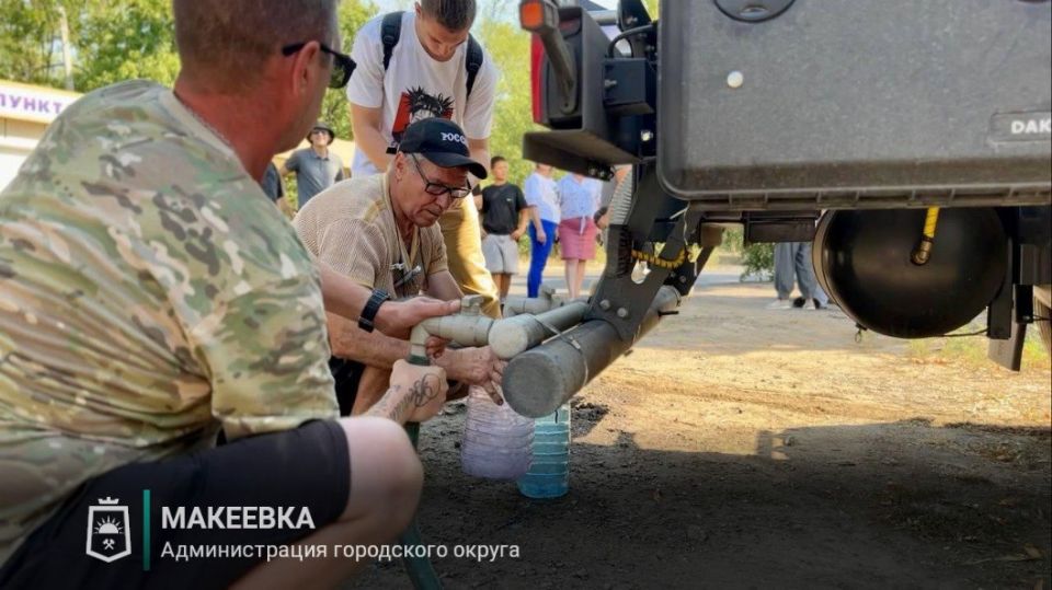 Югра продолжает помогать жителям Макеевки доставлять воду Югра продолжает помогать жителям Макеевки доставлять воду