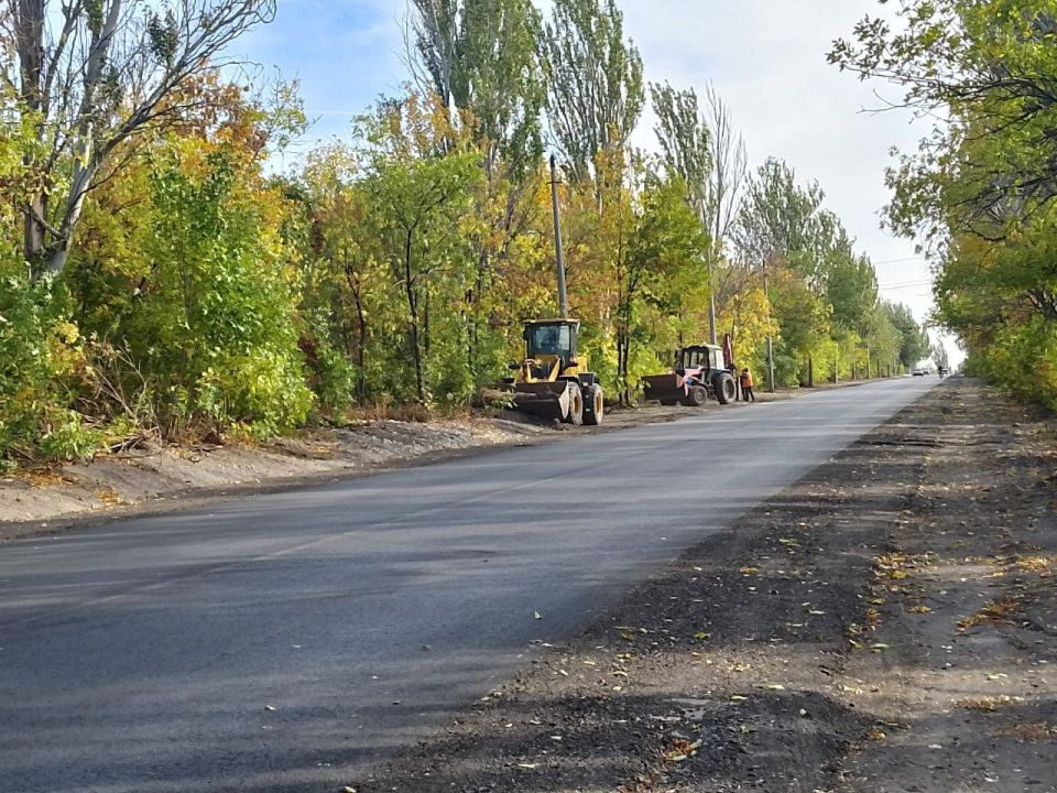 Сегодня, 3 октября, с целью приведения территории в надлежащее санитарное состояние силами МУП АГМ «Перспектива» продолжаются работы по очистке от наносов грунта обочин автодороги по ул. Кирова (по маршруту движения... Сегодня, 3 октября, с целью приведения территории в надлежащее санитарное состояние силами МУП АГМ «Перспектива» продолжаются работы по очистке от наносов грунта обочин автодороги по ул. Кирова (по маршруту движения...