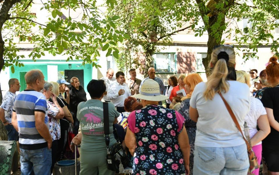 Сотрудники предприятия «Вода Донбасса» по поручению Главы ДНР Дениса Пушилина продолжают активное взаимодействие с населением Сотрудники предприятия «Вода Донбасса» по поручению Главы ДНР Дениса Пушилина продолжают активное взаимодействие с населением