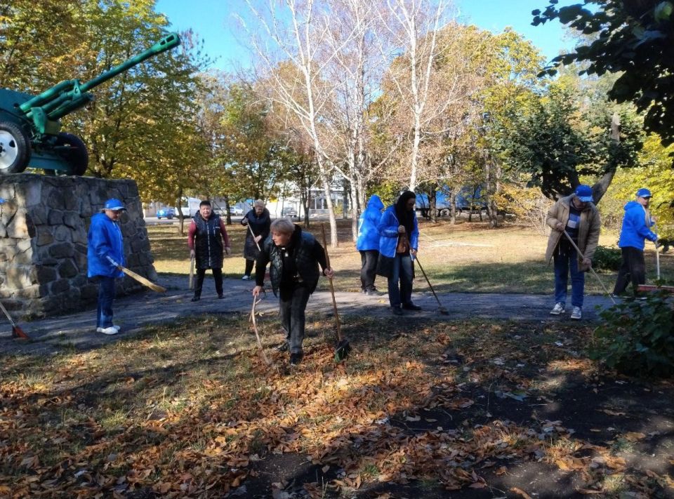 7 октября в Червоногвардейском районе прошла акция «1000 добрых дел» ко Дню рождения Президента Российской Федерации Владимира Путина 7 октября в Червоногвардейском районе прошла акция «1000 добрых дел» ко Дню рождения Президента Российской Федерации Владимира Путина