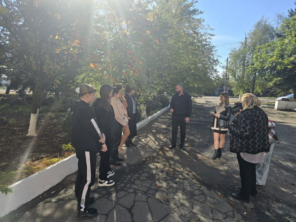 7 октября, спикер-активист Алексей Боршош провел встречу с жителями Кировского района на подведомственной территории по ул. Циолковского, 2