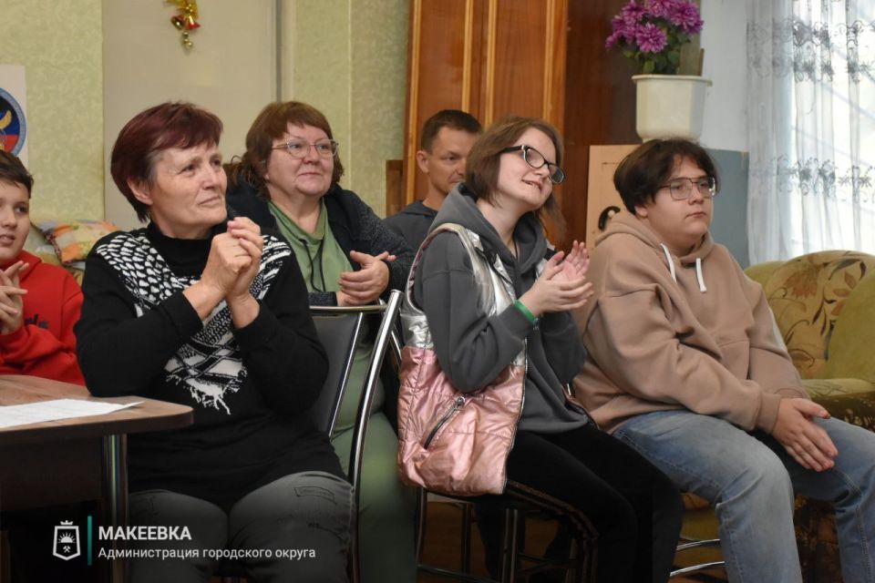 5 октября в рамках проекта «Особенное счастье – сделаем шаг навстречу» состоялось очередное мероприятие, организованное совместно с Макеевской местной общественной организацией инвалидов «Ника плюс» и Донецкой... 5 октября в рамках проекта «Особенное счастье – сделаем шаг навстречу» состоялось очередное мероприятие, организованное совместно с Макеевской местной общественной организацией инвалидов «Ника плюс» и Донецкой...