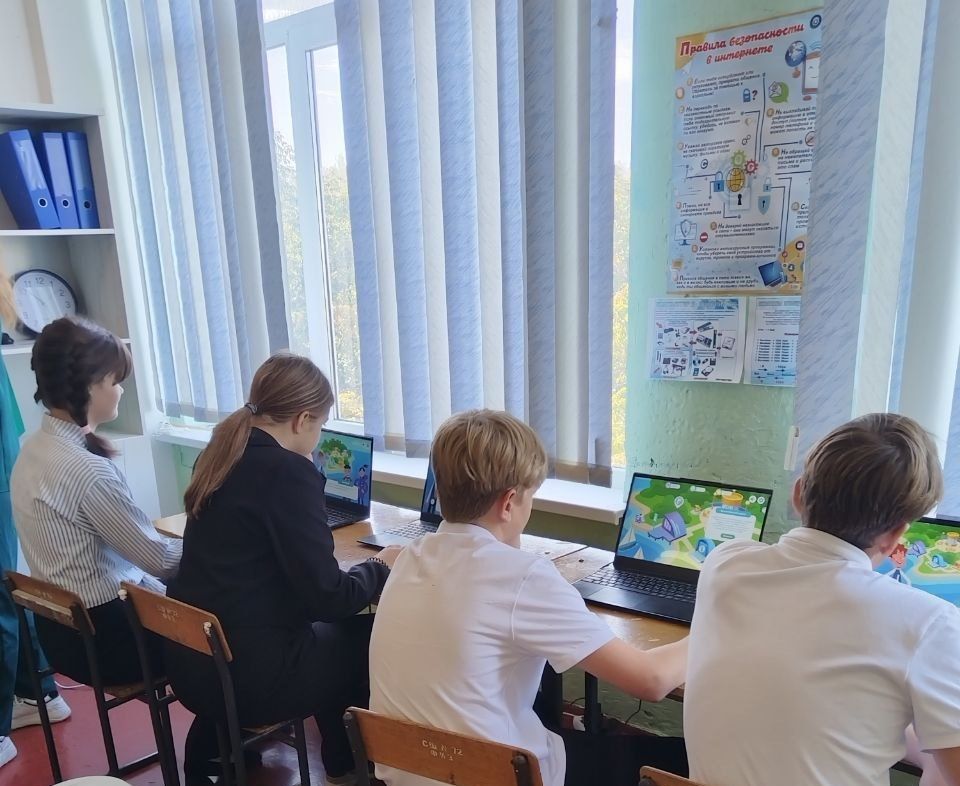 В рамках Всероссийской акции «Урок цифры», целью которой является популяризация цифровых технологий среди школьников, 07 октября 2025 года в ГБОУ «СШ №72 Г.О. МАКЕЕВКА» был проведён открытый урок на тему «ИИ-агенты» В рамках Всероссийской акции «Урок цифры», целью которой является популяризация цифровых технологий среди школьников, 07 октября 2025 года в ГБОУ «СШ №72 Г.О. МАКЕЕВКА» был проведён открытый урок на тему «ИИ-агенты»
