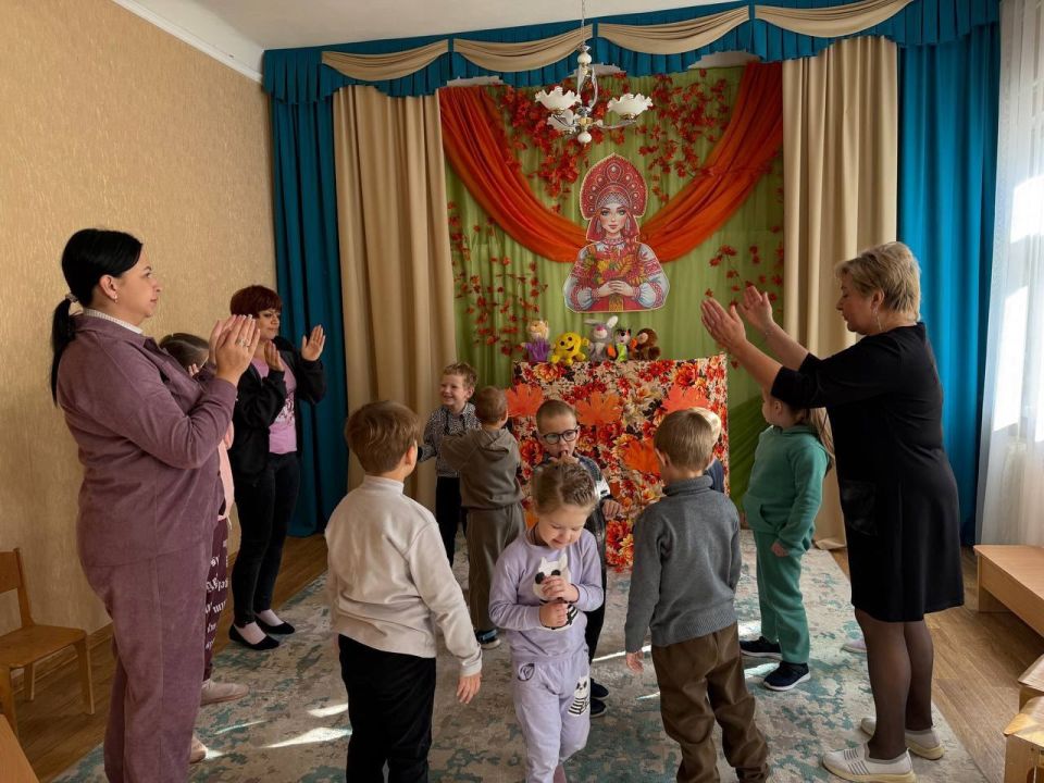 8 октября в Государственном казенном дошкольном образовательном учреждении «Детский сад №168 компенсирующего вида городского округа Макеевка» Донецкой Народной Республики Первичного отделения №542 прошло представление по... 8 октября в Государственном казенном дошкольном образовательном учреждении «Детский сад №168 компенсирующего вида городского округа Макеевка» Донецкой Народной Республики Первичного отделения №542 прошло представление по...