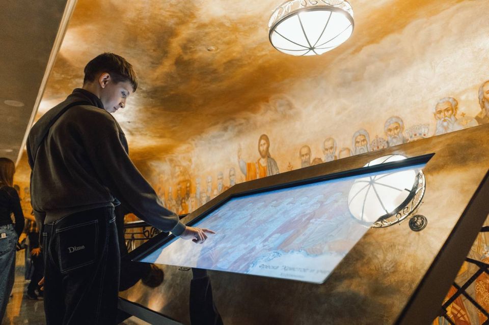 В рамках Просветительского проекта «Наследие: ориентиры будущего», организованного Финансовым университетом и Сретенской духовной академией, 24 школьника из городского округа Макеевка прибыли в Москву, чтобы принять участие... В рамках Просветительского проекта «Наследие: ориентиры будущего», организованного Финансовым университетом и Сретенской духовной академией, 24 школьника из городского округа Макеевка прибыли в Москву, чтобы принять участие...