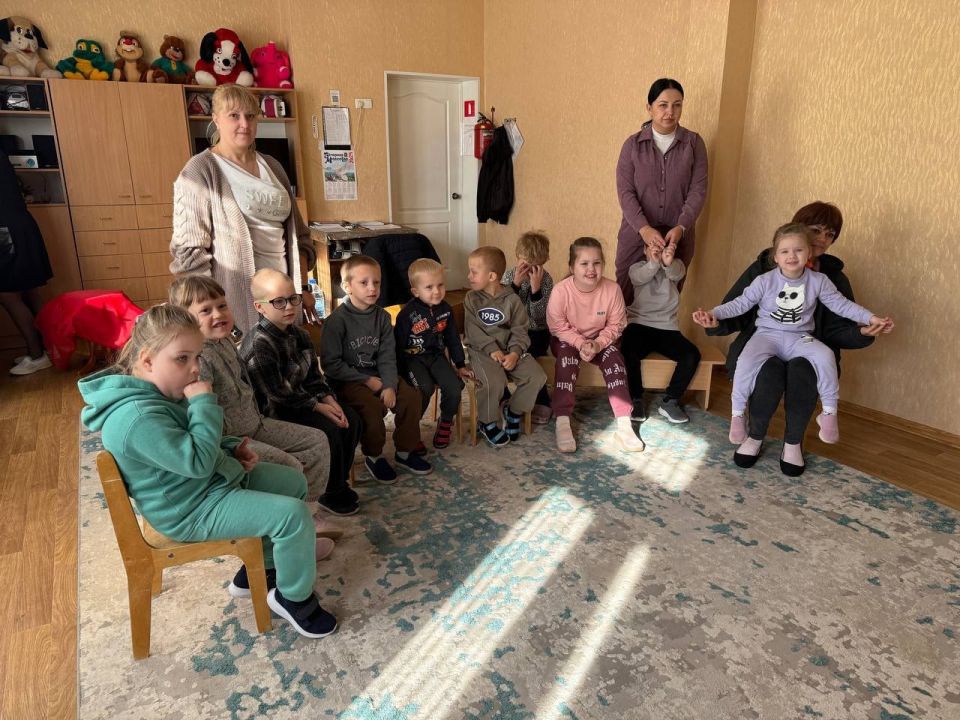 8 октября в Государственном казенном дошкольном образовательном учреждении «Детский сад №168 компенсирующего вида городского округа Макеевка» Донецкой Народной Республики Первичного отделения №542 прошло представление по... 8 октября в Государственном казенном дошкольном образовательном учреждении «Детский сад №168 компенсирующего вида городского округа Макеевка» Донецкой Народной Республики Первичного отделения №542 прошло представление по...