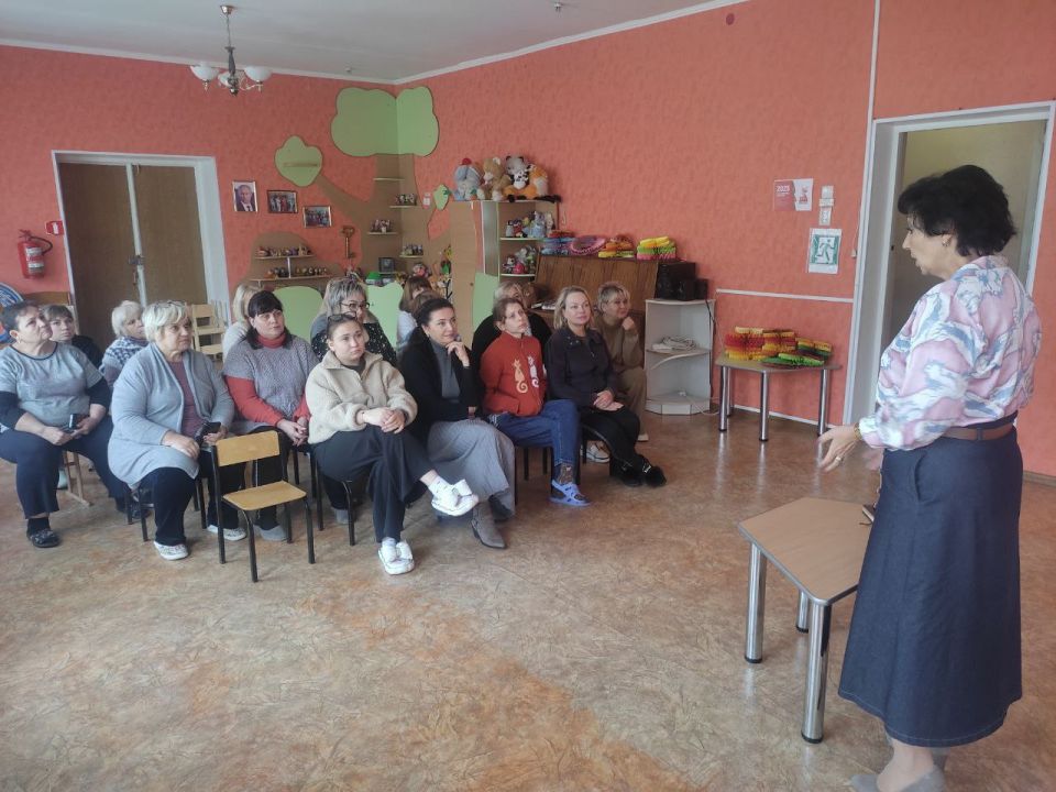 Валентина Харлашка: Сегодня, 8 октября, провела встречу c трудовым коллективом детского сада №110