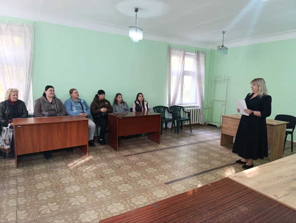 Сегодня, 8 октября, спикер Светлана Федирко провела встречу по адресу: г.о. Макеевка, г. Макеевк, ул. 301 Донецкой Дивизии, 7