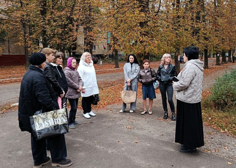 Сегодня, 9 октября, спикер Наталья Терлецкая провела встречу с населением по улице Гаврилова вблизи дома №5