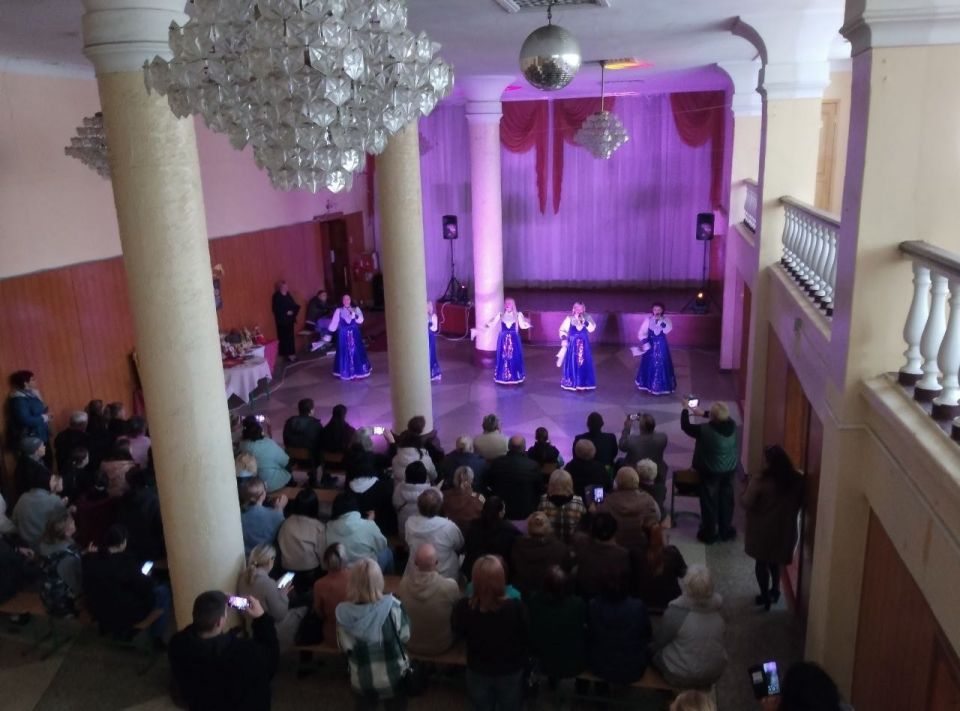 10 октября в Червоногвардейском районе в МБУ «Дворец культуры им. К.И. Поченкова» прошел праздник народного творчества «Покровский разгуляй», посвященный празднику Покрова Пресвятой Богородицы