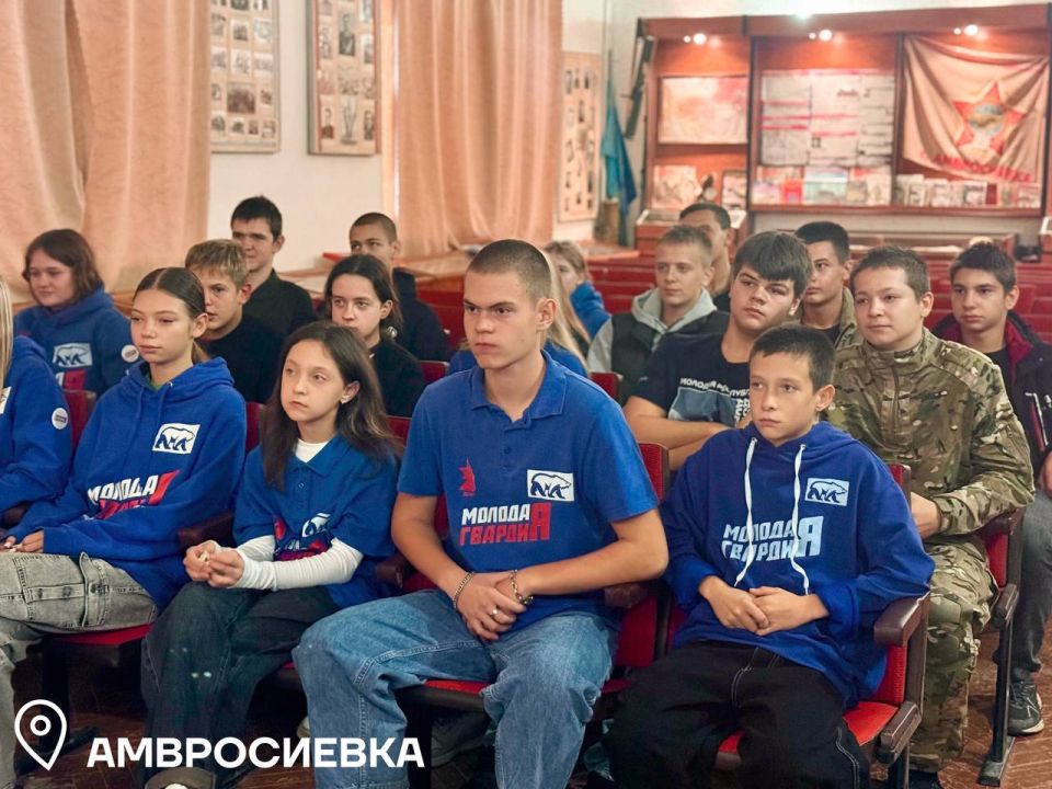 Документальный фильм проекта «WarGonzo» показали в пяти городах ДНР Документальный фильм проекта «WarGonzo» показали в пяти городах ДНР