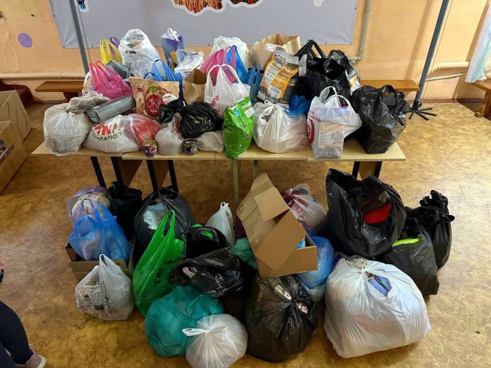 1000 ДОБРЫХ ДЕЛ. В рамках Акции "1000 ДОБРЫХ ДЕЛ" и проекта Всероссийской политической партии "ЕДИНАЯ РОССИЯ" Защита животного мира учащиеся ГБОУ "НШ № 5 Г.О. МАКЕЕВКА" приняли участие в сборе помощи для бездомных животных... 1000 ДОБРЫХ ДЕЛ. В рамках Акции "1000 ДОБРЫХ ДЕЛ" и проекта Всероссийской политической партии "ЕДИНАЯ РОССИЯ" Защита животного мира учащиеся ГБОУ "НШ № 5 Г.О. МАКЕЕВКА" приняли участие в сборе помощи для бездомных животных...