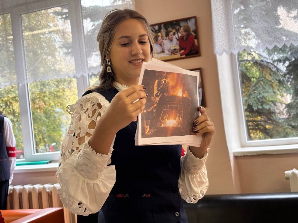 10 октября 2025 года, в рамках Республиканской акции «Учиться в Донбассе», проводимой по инициативе Главы Донецкой Народной Республики Пушилина Д.В., в рамках проекта «Дети детям», в общеобразовательных организациях... 10 октября 2025 года, в рамках Республиканской акции «Учиться в Донбассе», проводимой по инициативе Главы Донецкой Народной Республики Пушилина Д.В., в рамках проекта «Дети детям», в общеобразовательных организациях...