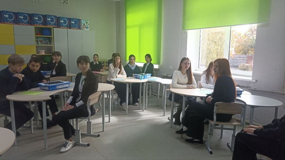 В рамках Республиканской акции «Учиться в Донбассе» учащиеся ГБОУ «ЛИЦЕЙ №1 Г.О. МАКЕЕВКА» провели 14 октября 2025 года незабываемый день в Макеевском педагогическом колледже В рамках Республиканской акции «Учиться в Донбассе» учащиеся ГБОУ «ЛИЦЕЙ №1 Г.О. МАКЕЕВКА» провели 14 октября 2025 года незабываемый день в Макеевском педагогическом колледже