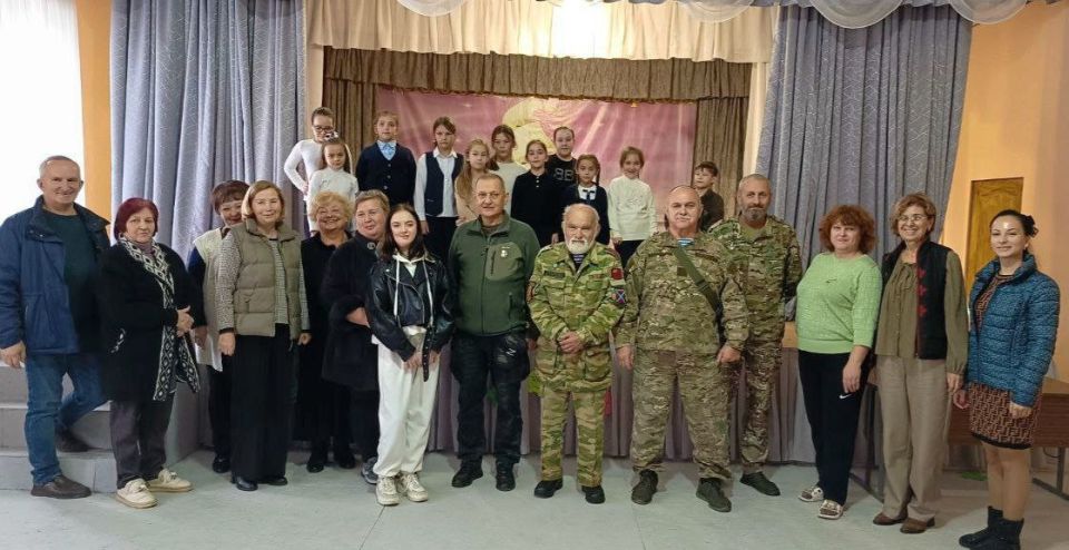 Председатель #Комитет_по_поддержке_участников_СВО Дмитрий Огилец вместе с участниками Макеевской городской организации «Российский Союз ветеранов Афганистана и специальных военных операций» встретились с воспитанниками и... Председатель #Комитет_по_поддержке_участников_СВО Дмитрий Огилец вместе с участниками Макеевской городской организации «Российский Союз ветеранов Афганистана и специальных военных операций» встретились с воспитанниками и...