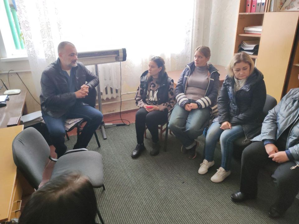 14 октября в Червоногвардейском районе прошла встреча депутата Макеевского городского совета ДНР первого созыва Игоря Сепика с жителями жилого массива Восточный по адресу: улица Ферганская, 50 по вопросу отсутствия...