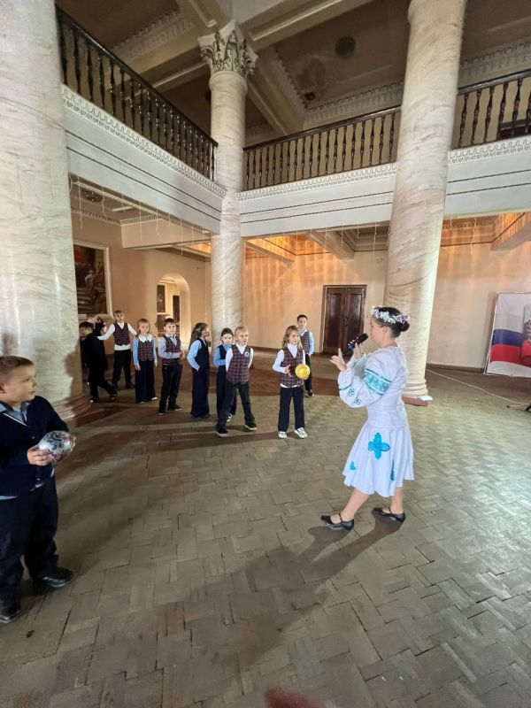 Сегодня в отделе культурно-досуговой деятельности МБУ «ГДК им. В.Г.Кирсановой» прошла игровая программа «Веселый Покров» Сегодня в отделе культурно-досуговой деятельности МБУ «ГДК им. В.Г.Кирсановой» прошла игровая программа «Веселый Покров»