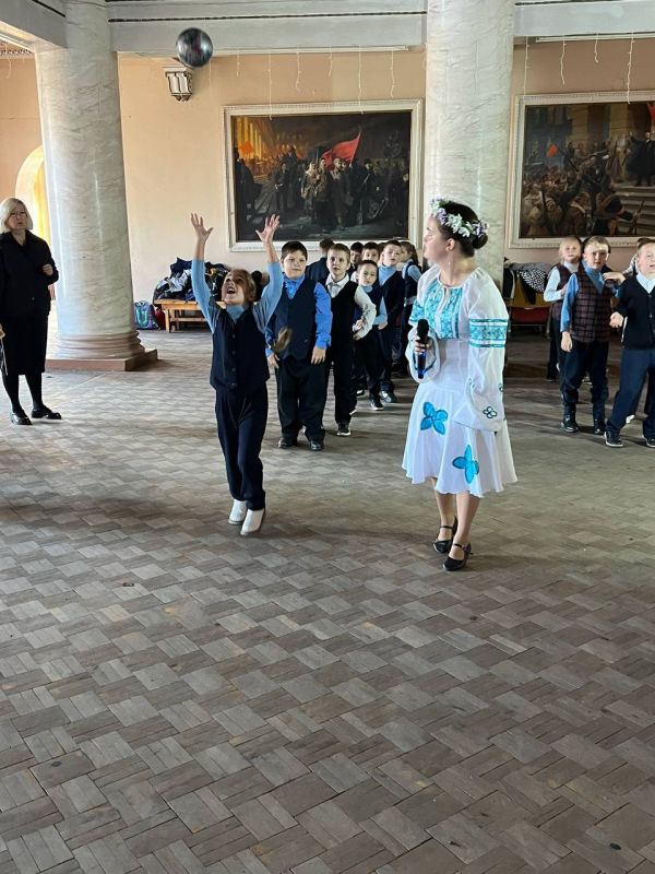 Сегодня в отделе культурно-досуговой деятельности МБУ «ГДК им. В.Г.Кирсановой» прошла игровая программа «Веселый Покров» Сегодня в отделе культурно-досуговой деятельности МБУ «ГДК им. В.Г.Кирсановой» прошла игровая программа «Веселый Покров»