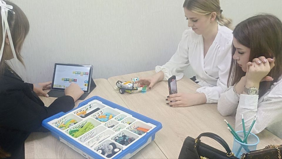 В рамках Республиканской акции «Учиться в Донбассе» учащиеся ГБОУ «ЛИЦЕЙ №1 Г.О. МАКЕЕВКА» провели 14 октября 2025 года незабываемый день в Макеевском педагогическом колледже В рамках Республиканской акции «Учиться в Донбассе» учащиеся ГБОУ «ЛИЦЕЙ №1 Г.О. МАКЕЕВКА» провели 14 октября 2025 года незабываемый день в Макеевском педагогическом колледже