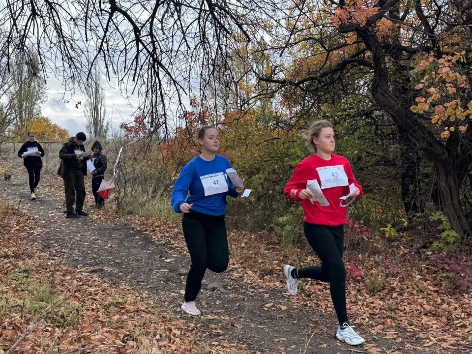 11 октября 2025 года Донецкий Республиканский Центр туризма, краеведения и организации отдыха детей провёл в г. Торезе Межрегиональные соревнования по спортивному ориентированию «Осенние старты» 11 октября 2025 года Донецкий Республиканский Центр туризма, краеведения и организации отдыха детей провёл в г. Торезе Межрегиональные соревнования по спортивному ориентированию «Осенние старты»