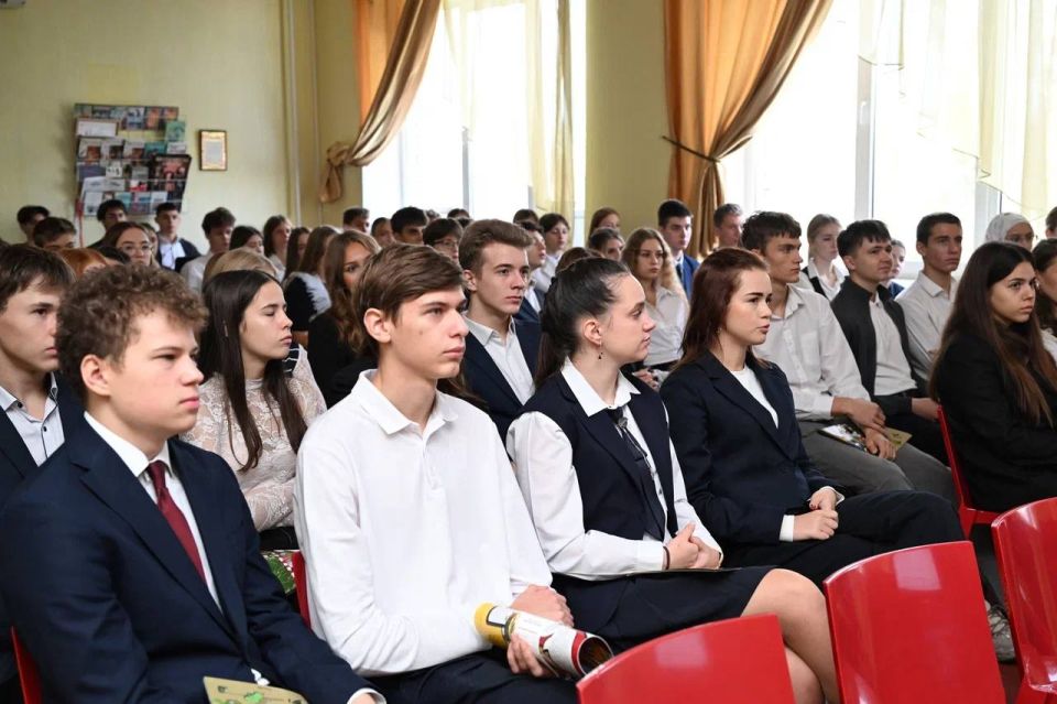 Александр Подгорный: По нашему приглашению в Республику прибыли 11 врачей Национального центра помощи пропавшим и пострадавшим детям Александр Подгорный: По нашему приглашению в Республику прибыли 11 врачей Национального центра помощи пропавшим и пострадавшим детям