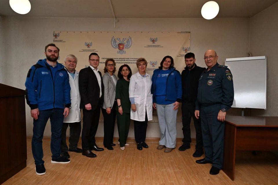 Александр Подгорный: По нашему приглашению в Республику прибыли 11 врачей Национального центра помощи пропавшим и пострадавшим детям Александр Подгорный: По нашему приглашению в Республику прибыли 11 врачей Национального центра помощи пропавшим и пострадавшим детям