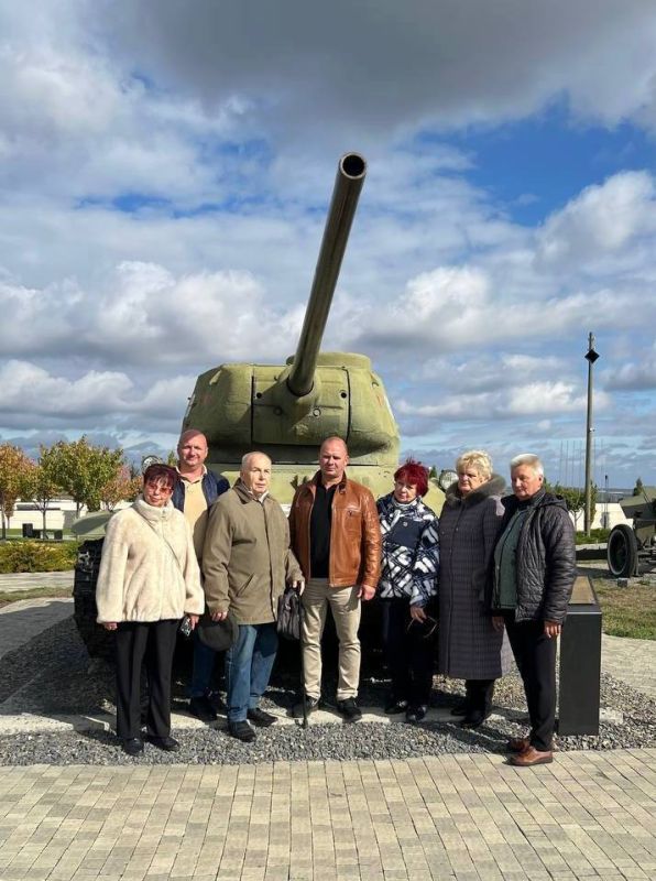 Историческая память объединяет поколения: макеевчане побывали в музейном комплексе «Самбекские высоты» Историческая память объединяет поколения: макеевчане побывали в музейном комплексе «Самбекские высоты»