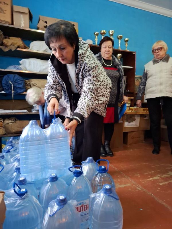 Валентина Харлашка: Сегодня, 15 октября, в Международный день белой трости, совместно с депутатом Народного Совета Ковтыриным Александром, руководителем Совета женщин города Макеевки Ириной Сидякиной посетили Макеевскую... Валентина Харлашка: Сегодня, 15 октября, в Международный день белой трости, совместно с депутатом Народного Совета Ковтыриным Александром, руководителем Совета женщин города Макеевки Ириной Сидякиной посетили Макеевскую...